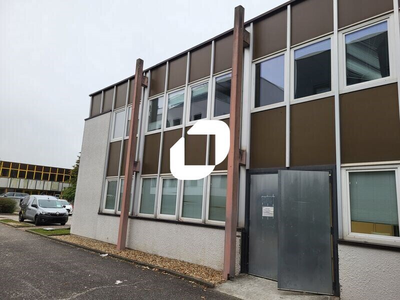 Office in Mérignac for lease Building Photo- Image 1 of 15
