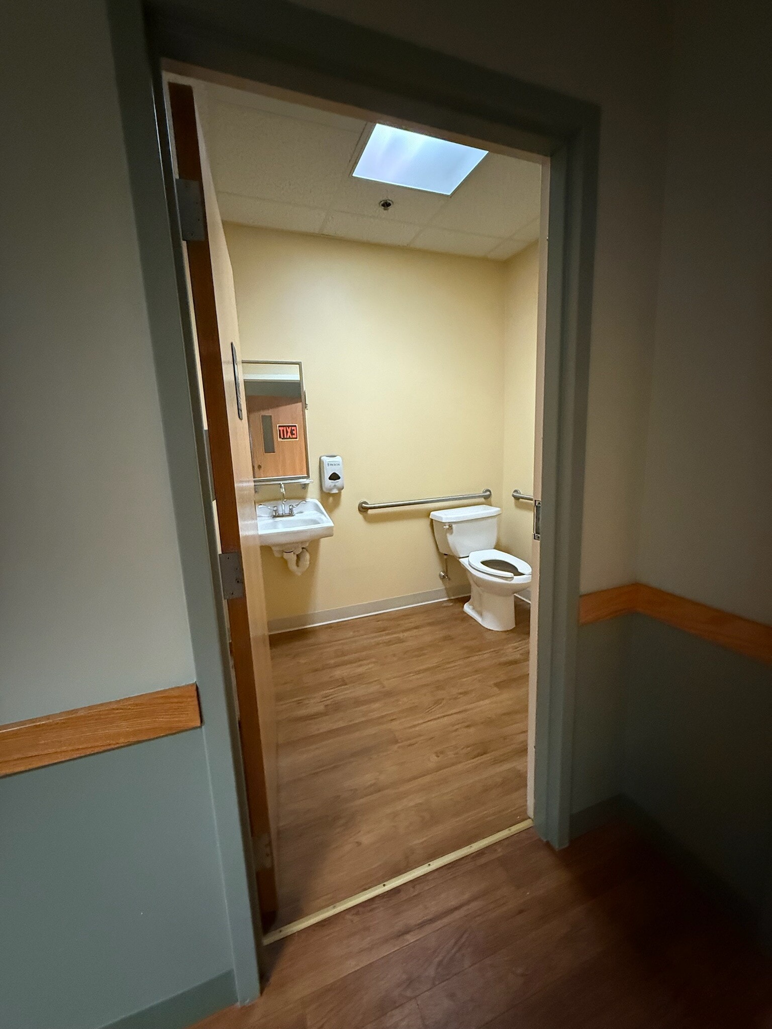 1565-1567 N Main St, Fall River, MA for lease Interior Photo- Image 1 of 12