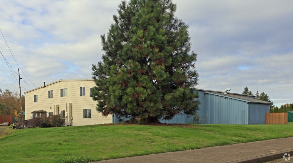 3650 Marion St SE, Albany, OR à louer - Photo du bâtiment - Image 2 de 14