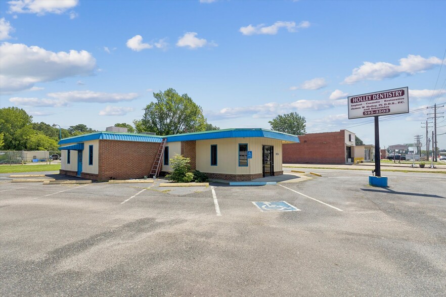 9916 Warwick Blvd, Newport News, VA for sale - Building Photo - Image 2 of 25