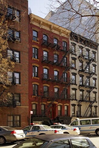 Plus de détails pour 317 E 5th St, New York, NY - Commerce de détail à louer