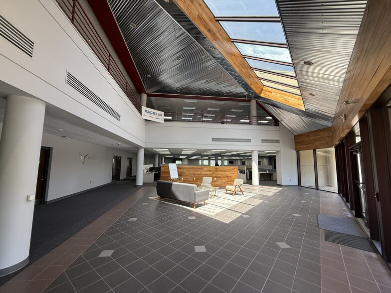 2760 N Service Dr, Red Wing, MN à vendre - Photo intérieure - Image 2 de 7