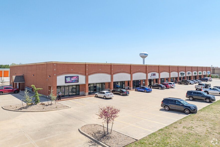 1700-1704 S Broadway St, Moore, OK à louer - Photo du bâtiment - Image 2 de 14