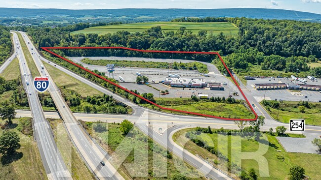 Plus de détails pour 1460 N Ridge Rd, Milton, PA - Commerce de détail à louer
