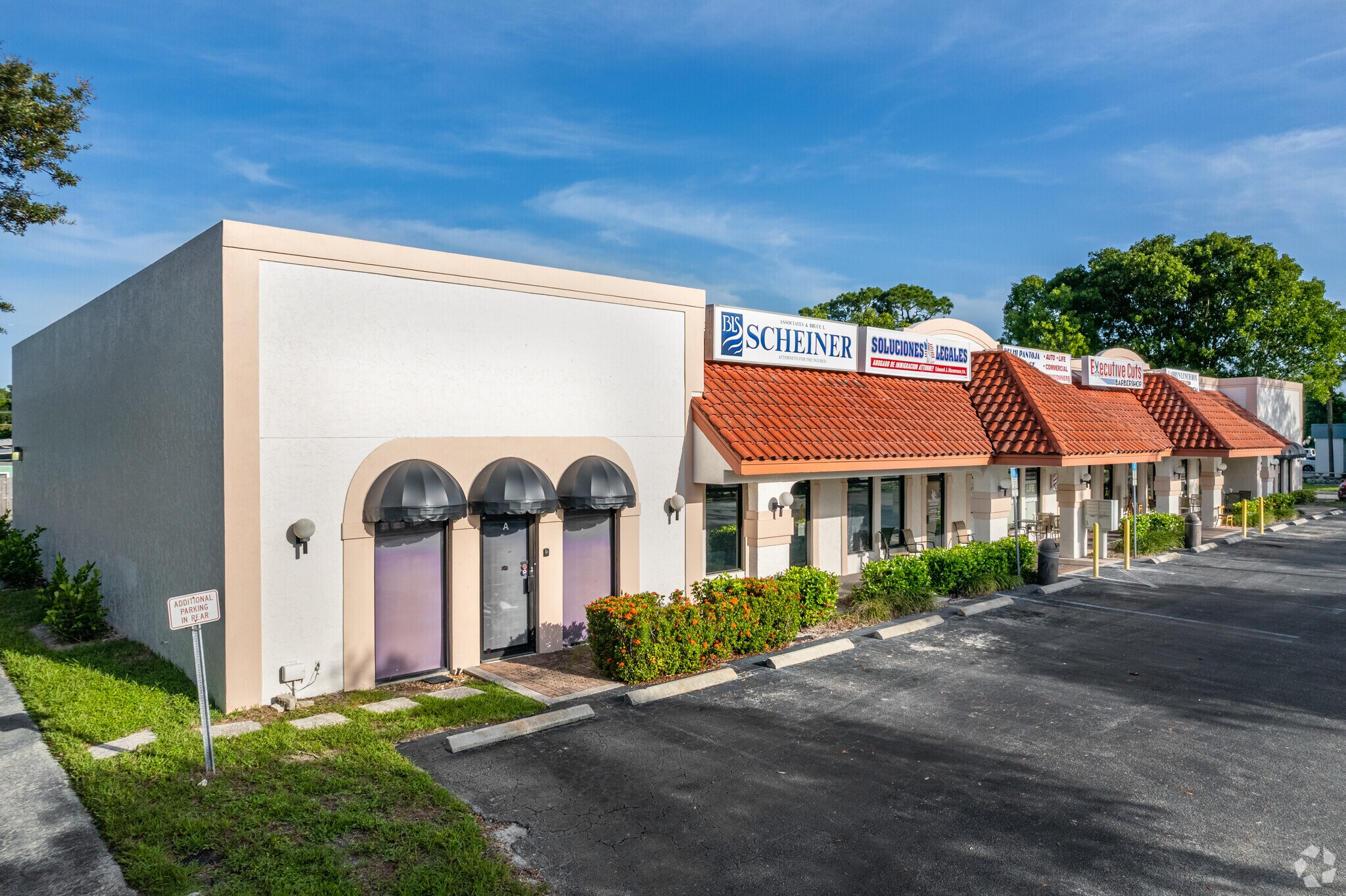 2650 Airport Rd S, Naples, FL à louer Photo du bâtiment- Image 1 de 5
