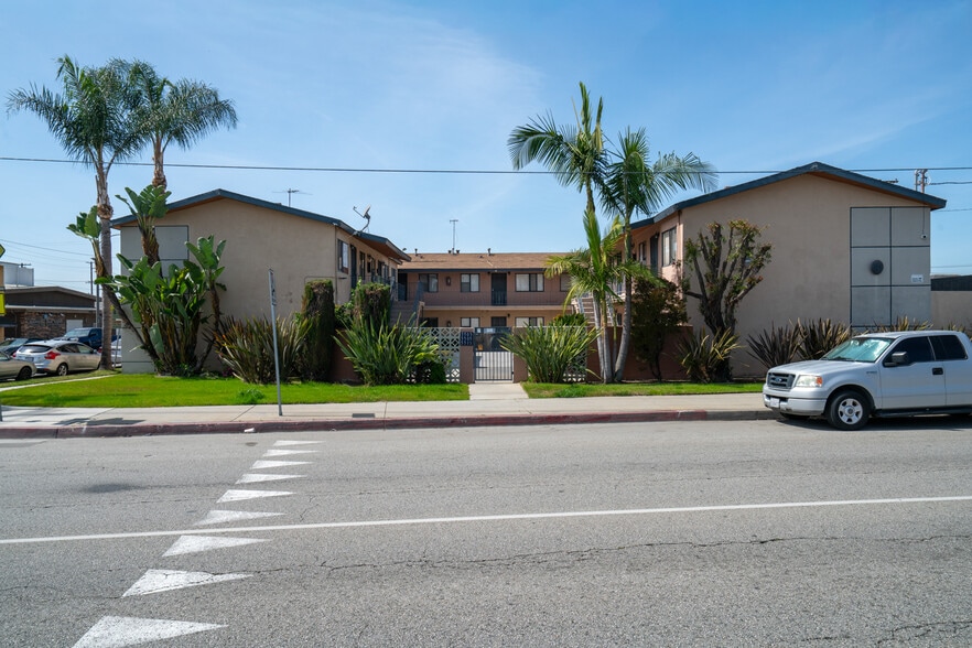 5505 Cherry Ave, Long Beach, CA à vendre - Photo du bâtiment - Image 2 de 15