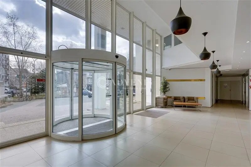Bureau dans Issy-les-Moulineaux à louer - Hall d’entrée - Image 3 de 10