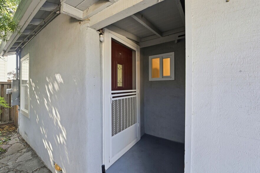 2115 University Ave, Mountain View, CA à vendre - Photo du bâtiment - Image 3 de 39