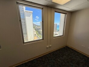 2270 Kalakaua Ave, Honolulu, HI for lease Interior Photo- Image 2 of 5