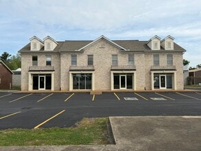 5722 Hickory Plaza Dr, Nashville, TN for lease Interior Photo- Image 1 of 18