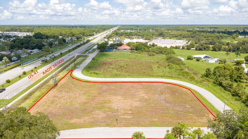 18700 N Tamiami Trl, North Fort Myers, FL à vendre - Aérien - Image 3 de 11