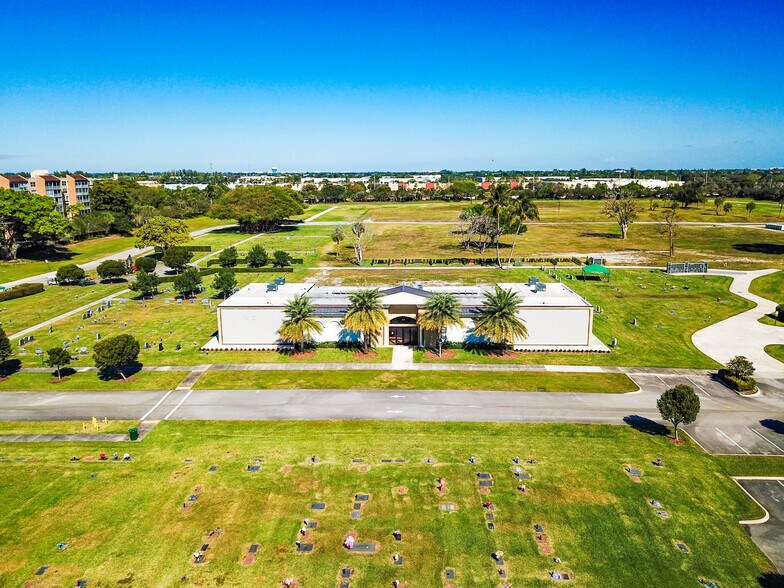 1391 NW 45th St, Deerfield Beach, FL à vendre - Photo du bâtiment - Image 2 de 12