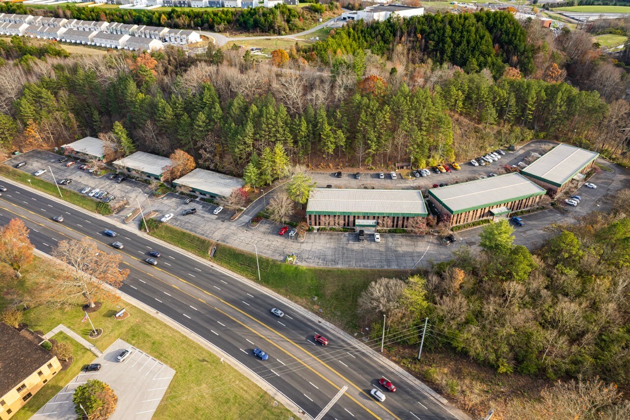 704 S Illinois Ave, Oak Ridge, TN for lease Primary Photo- Image 1 of 7