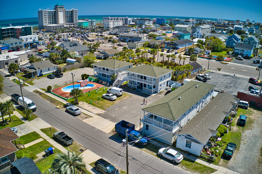 213 Raleigh Ave, Carolina Beach, NC à vendre - Photo du bâtiment - Image 1 de 1