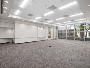 5001 E La Palma Ave, Anaheim, CA à louer Photo intérieure- Image 2 de 7