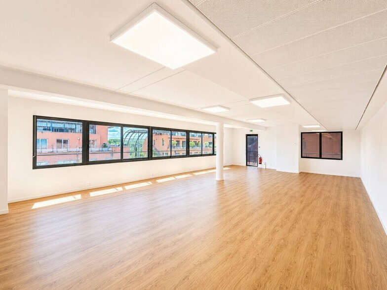 34 Quai Charles De Gaulle, Lyon for lease - Interior Photo - Image 3 of 4