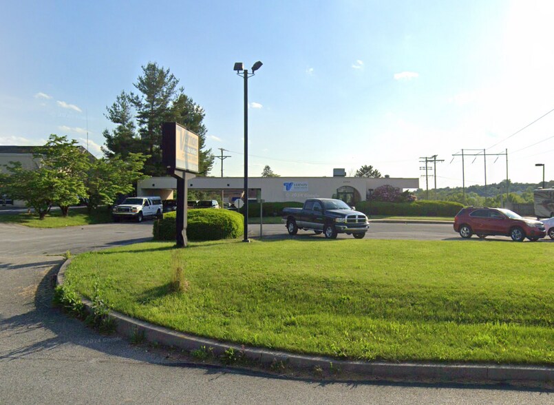 2700 S Queen St, York, PA à vendre - Photo du bâtiment - Image 2 de 3