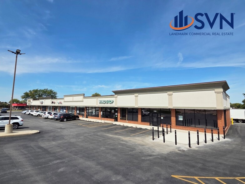 1300-1326 Lake St, Roselle, IL for lease - Building Photo - Image 2 of 11