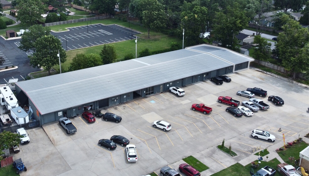 1601 Acorn Dr, Rogers, AR for lease - Building Photo - Image 1 of 12