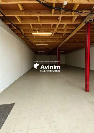 Office in Persan for lease Interior Photo- Image 1 of 11