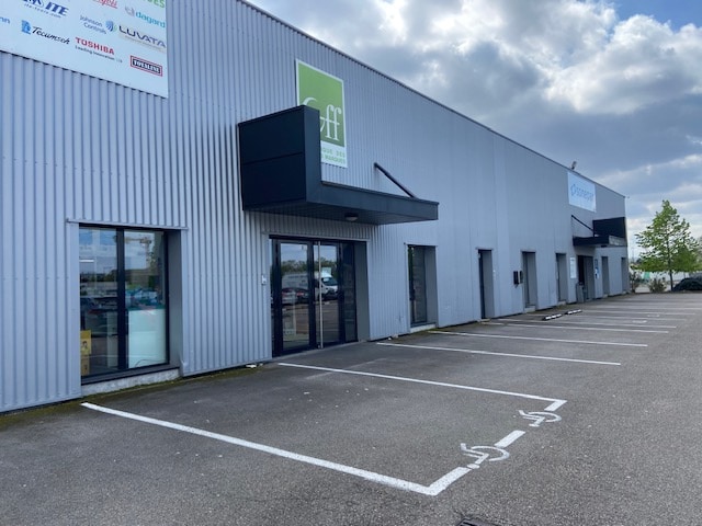 112 Avenue Franklin Roosevelt, Vaulx-en-Velin for lease Building Photo- Image 1 of 13