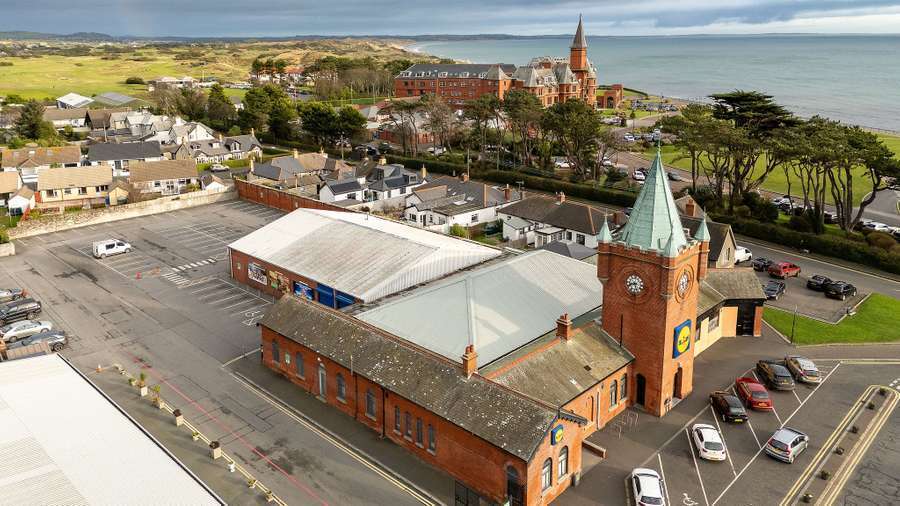 1-1A Railway St, Newcastle à vendre - Photo du bâtiment - Image 1 de 3