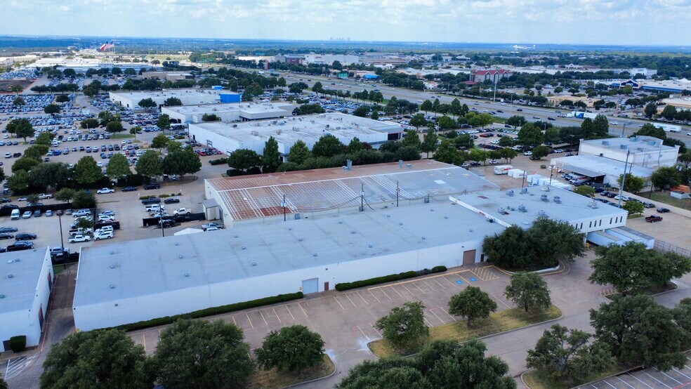 4300 Barnett Blvd, Arlington, TX à louer - Photo du bâtiment - Image 2 de 4