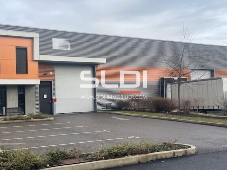 165 Avenue Henri Schneider, Meyzieu for lease - Building Photo - Image 2 of 6