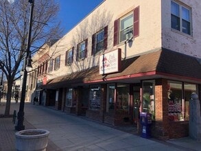 38 Elm St, Westfield, MA à louer Photo du bâtiment- Image 1 de 8