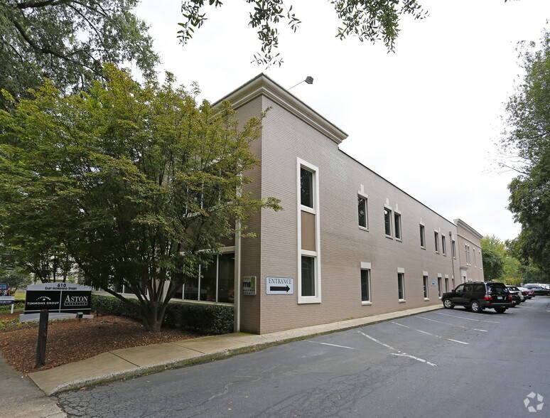610 E Morehead St, Charlotte, NC for lease - Primary Photo - Image 2 of 5