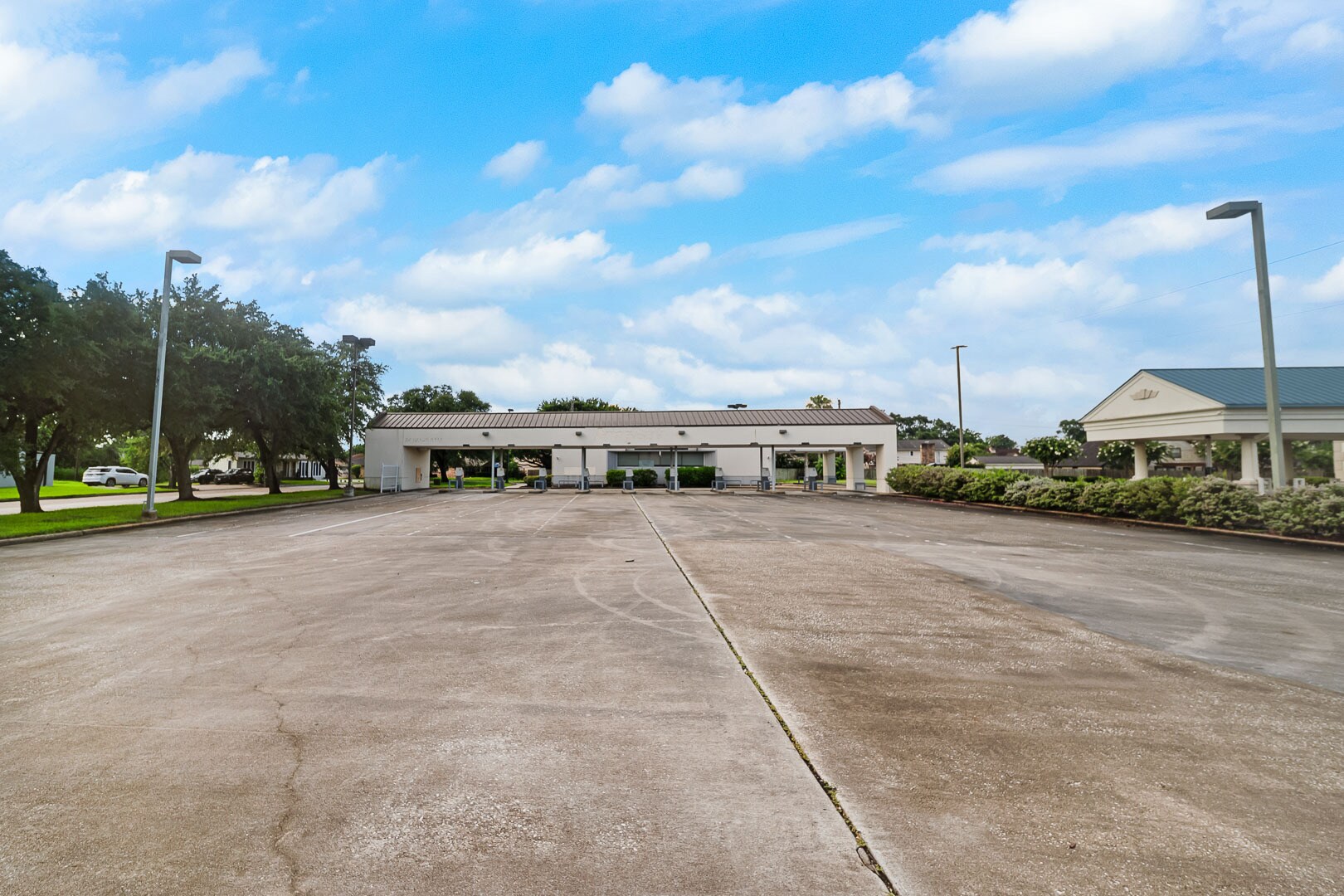 723 Rollingbrook Dr, Baytown, TX à vendre Photo du bâtiment- Image 1 de 15