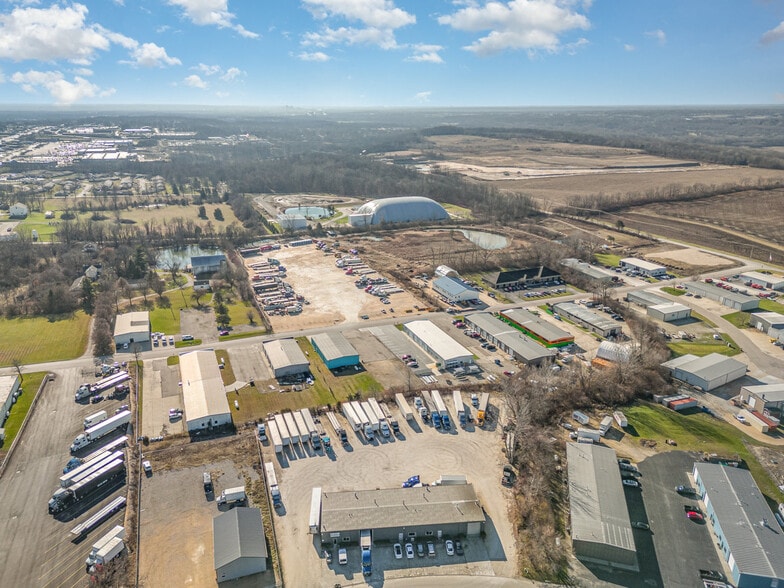 4240 Lisa Dr, Tipp City, OH for lease - Building Photo - Image 2 of 17