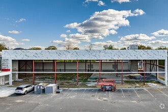 1870 E Jericho Tpke, Huntington, NY à louer Photo du bâtiment- Image 2 de 8