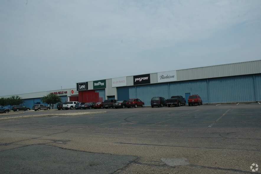 700 Factory Outlet Dr, Arcadia, LA for lease - Primary Photo - Image 1 of 12