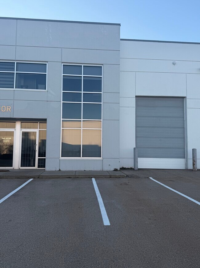 Plus de détails pour 19138 26th Ave, Surrey, BC - Industriel à louer