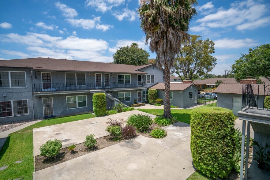 1602-1608 W Juno Ave, Anaheim, CA à vendre - Photo du bâtiment - Image 2 de 13