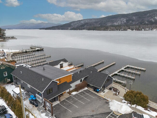 Plus de détails pour 1 Kurosaka Ln, Lake George, NY - Multi-résidentiel à vendre