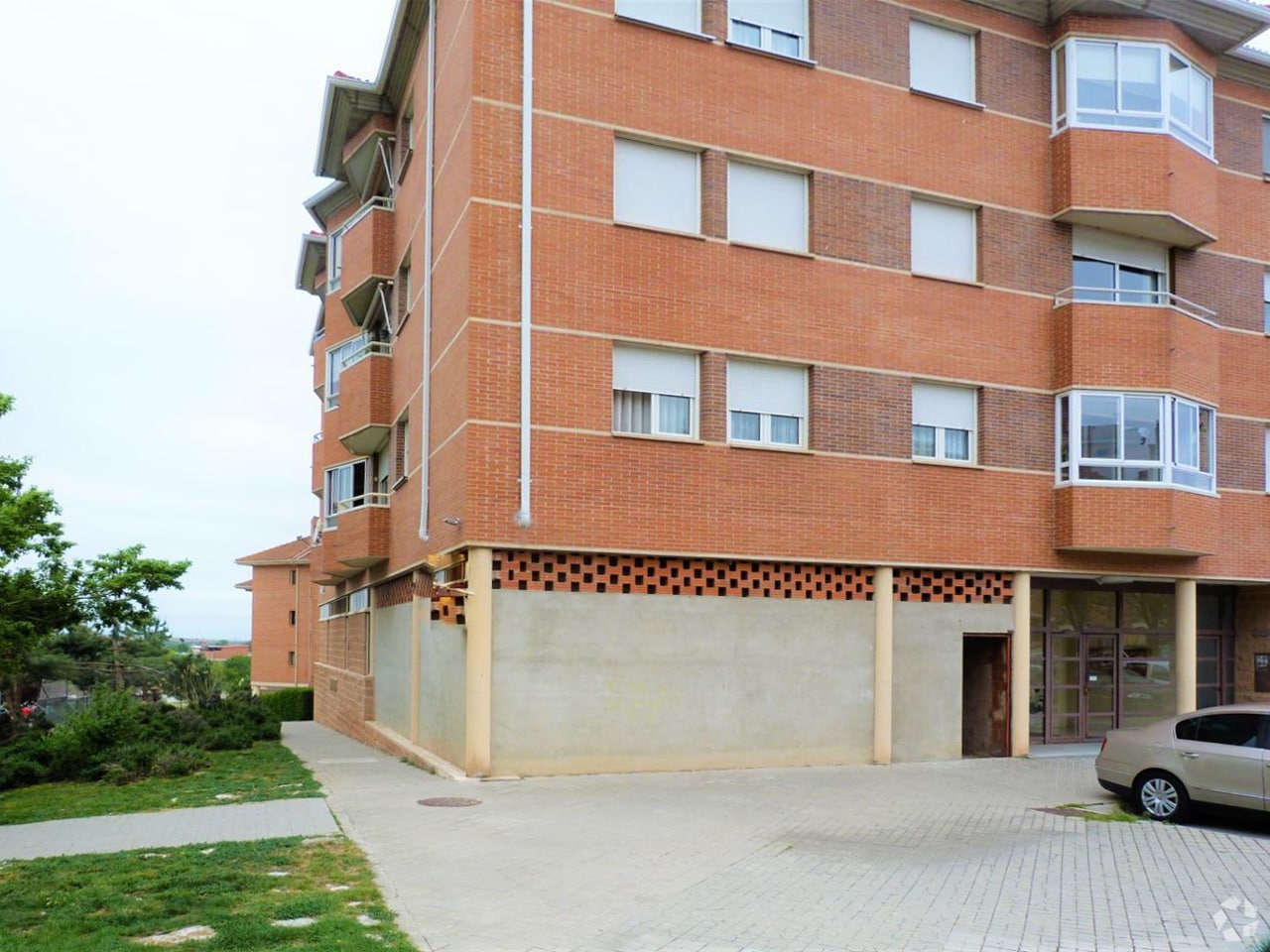 Retail in Segovia, Segovia for lease Interior Photo- Image 1 of 2