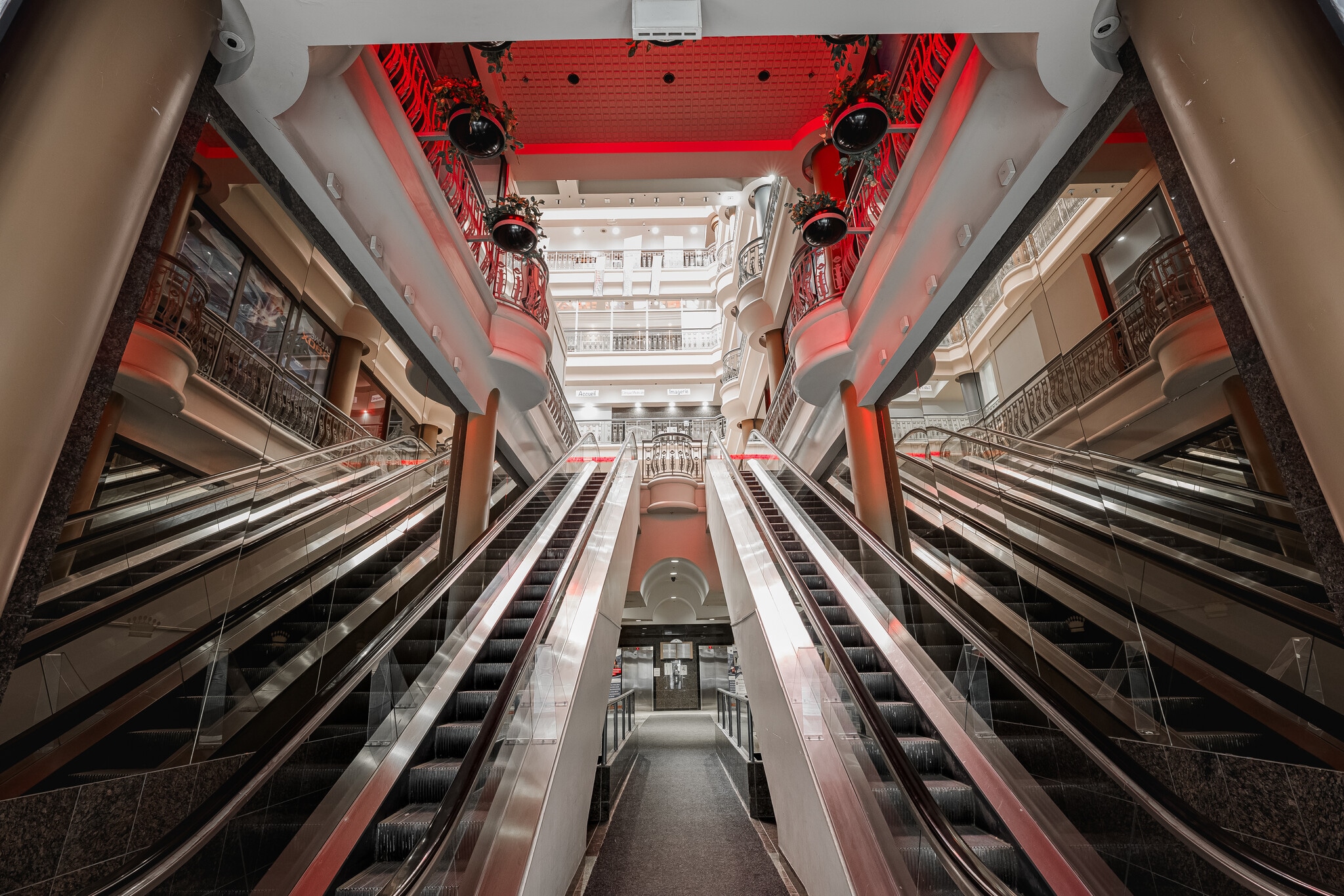 1231 Rue Sainte-Catherine O, Montréal, QC for lease Interior Photo- Image 1 of 3