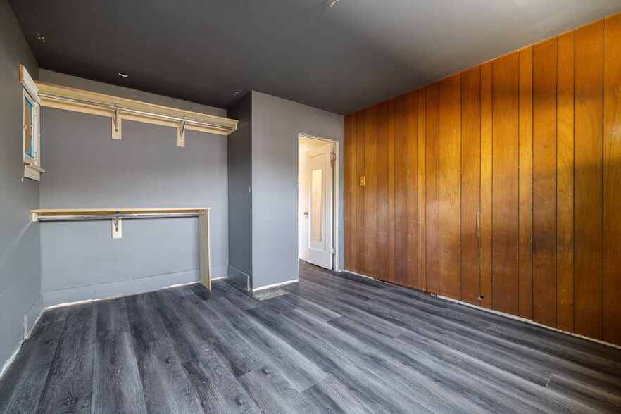 11304 Burbank Blvd, North Hollywood, CA for lease - Building Photo - Image 3 of 6