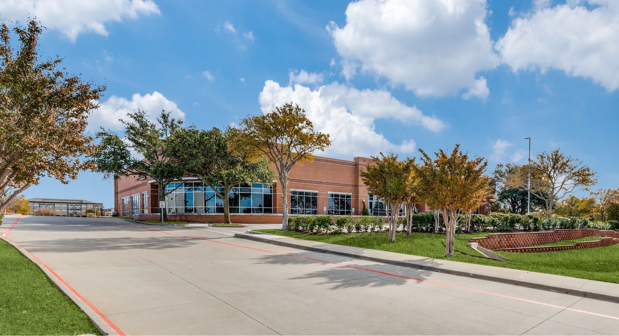 4240 International Pky, Carrollton, TX à louer Photo du bâtiment- Image 1 de 14