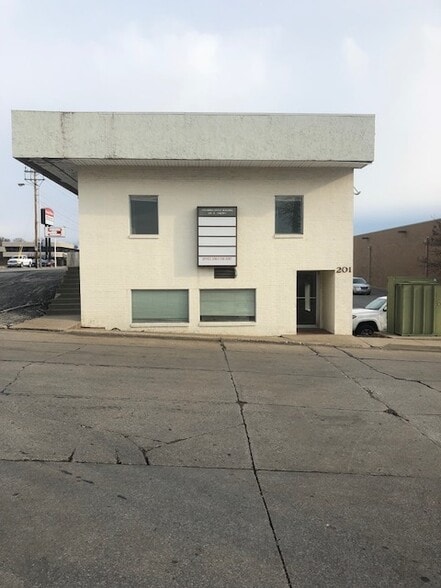 111 S Providence Rd, Columbia, MO for lease - Building Photo - Image 2 of 5