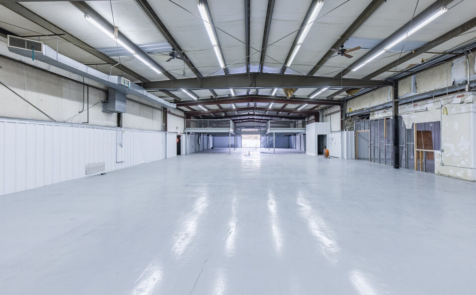 508 Cobb Pky NE, Marietta, GA for sale - Interior Photo - Image 3 of 18