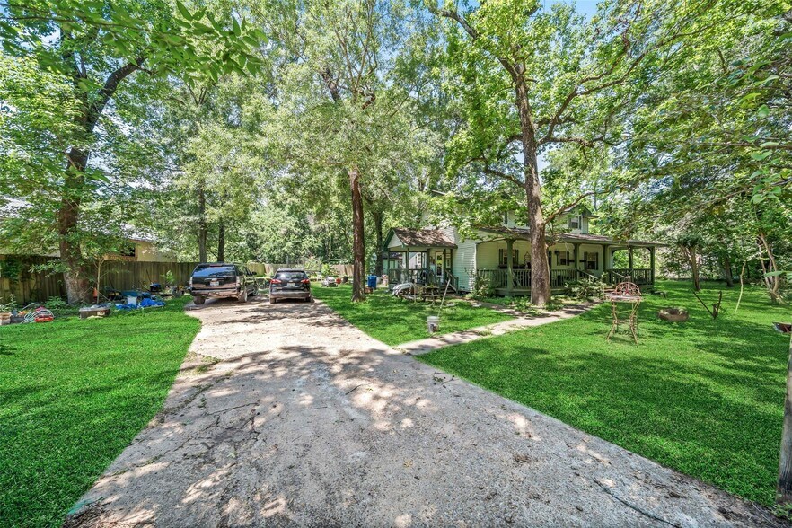 19160 Terri Ln, Conroe, TX à vendre - Photo du bâtiment - Image 2 de 14