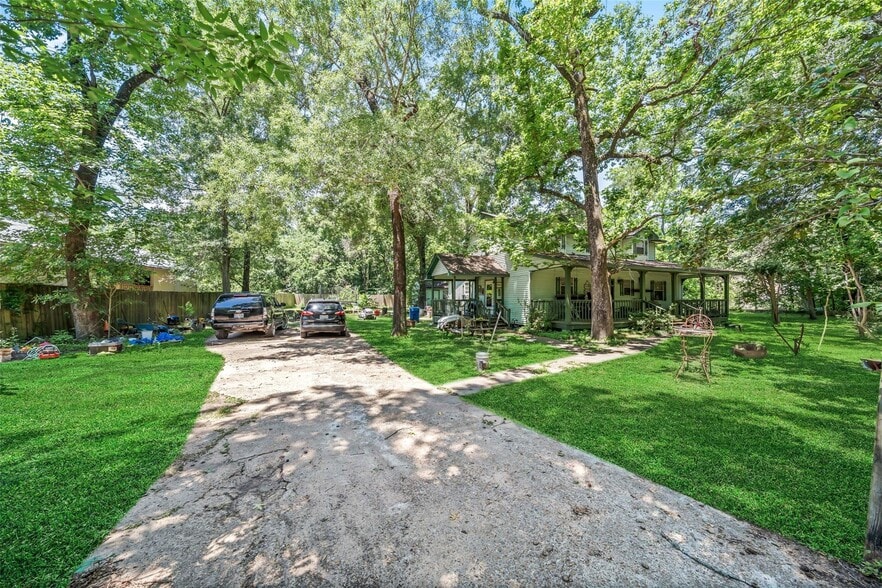 19160 Terri Ln, Conroe, TX à vendre - Photo du bâtiment - Image 2 de 14