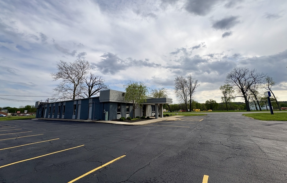 1692 W Logansport, Peru, IN for sale - Building Photo - Image 3 of 7