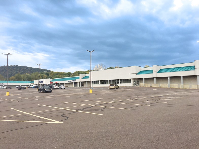 Rt 6, Tunkhannock, PA for lease - Building Photo - Image 2 of 6