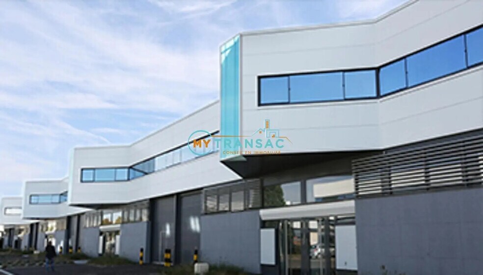 Flex in Bonneuil-sur-Marne for lease - Building Photo - Image 1 of 8