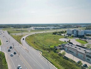 40-50 Cowan Pl, Guelph, ON à louer Photo du bâtiment- Image 1 de 5