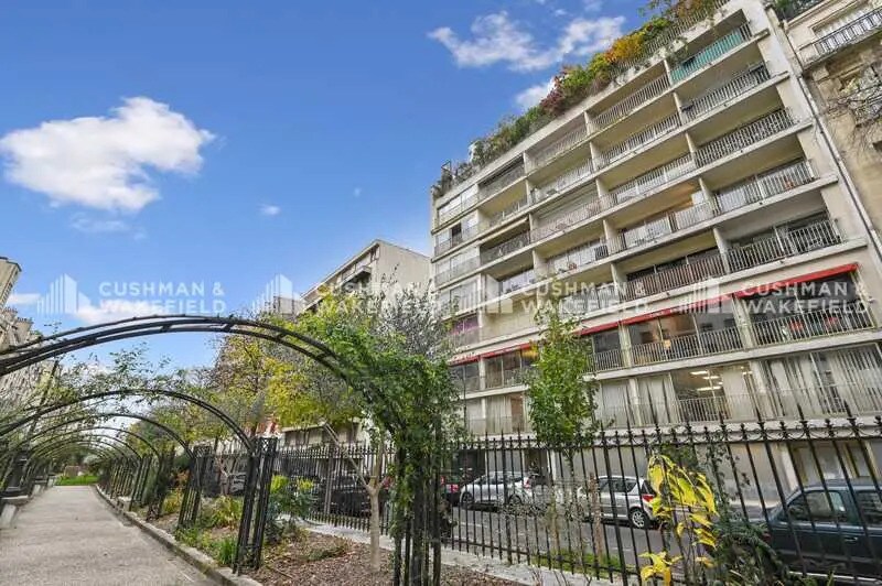 32 Boulevard Flandrin, Paris à louer - Photo du bâtiment - Image 2 de 2